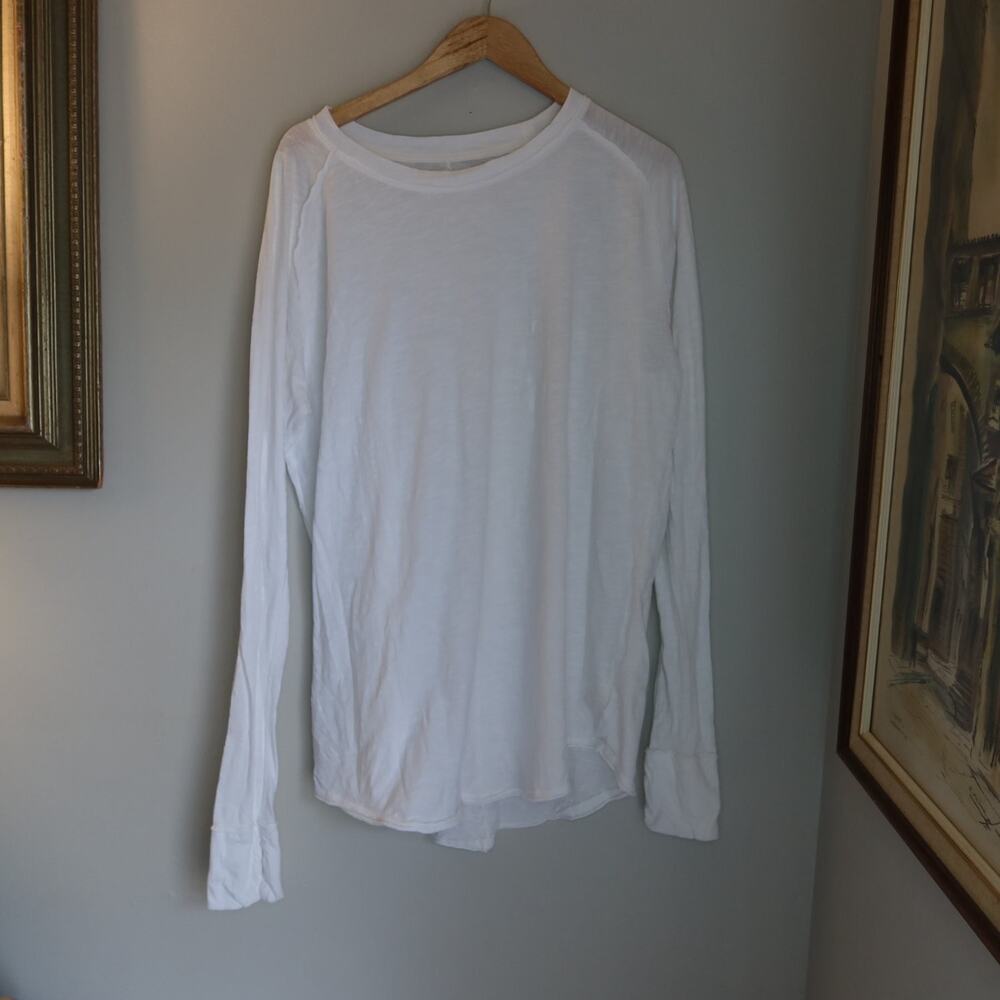 We The Free T-Shirt Womens L White Crew Neck Long Sleeve Curved Hem 90s Boho